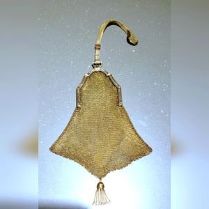 ANTIQUE EARLY 1900'S SOLID 14KT. GOLD AND SAPPHIRE HAND BAG